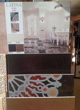 Pérez Lupión muestra de azulejos 